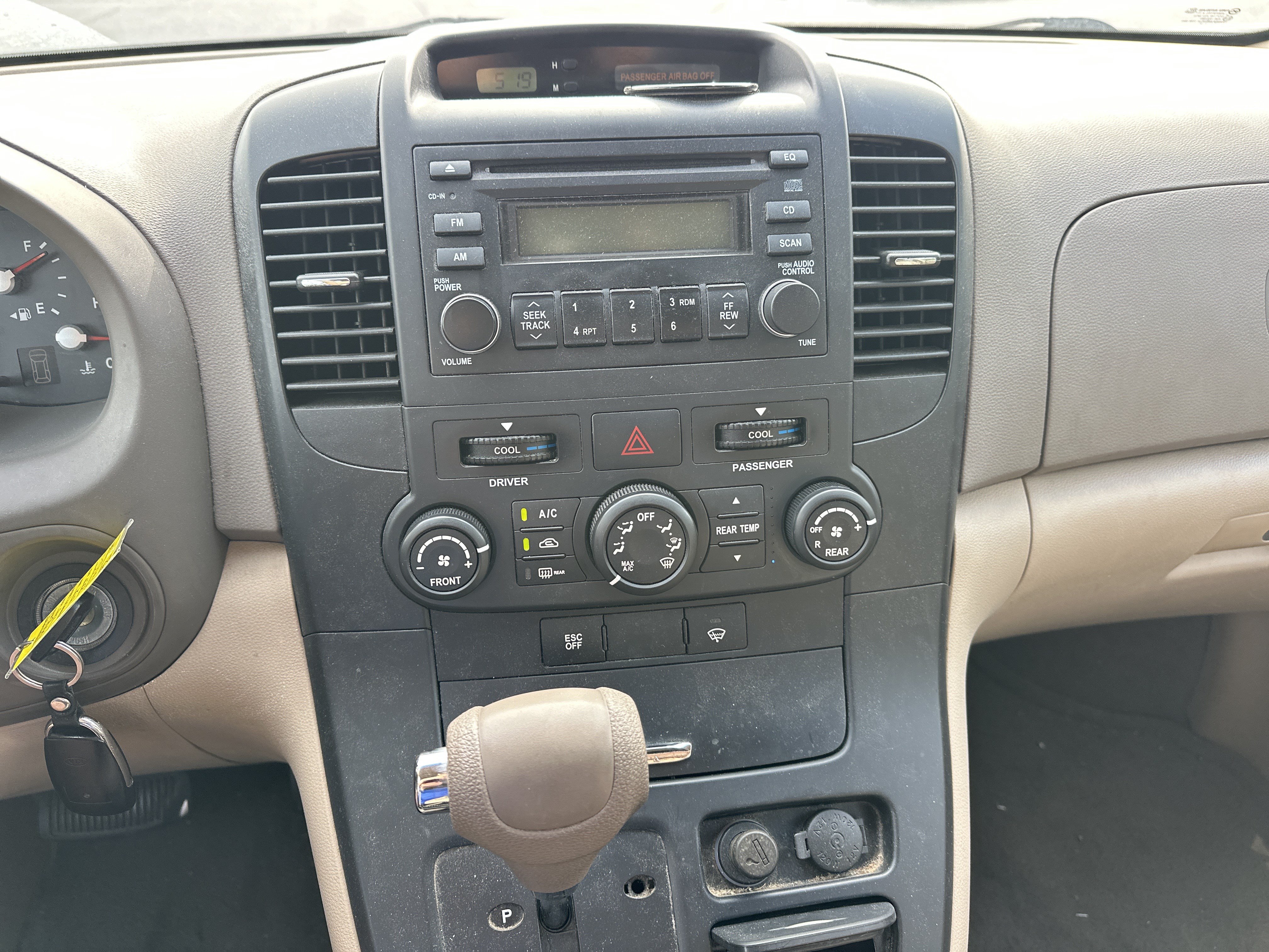 Used 2008 Kia Sedona LX FWD image 24