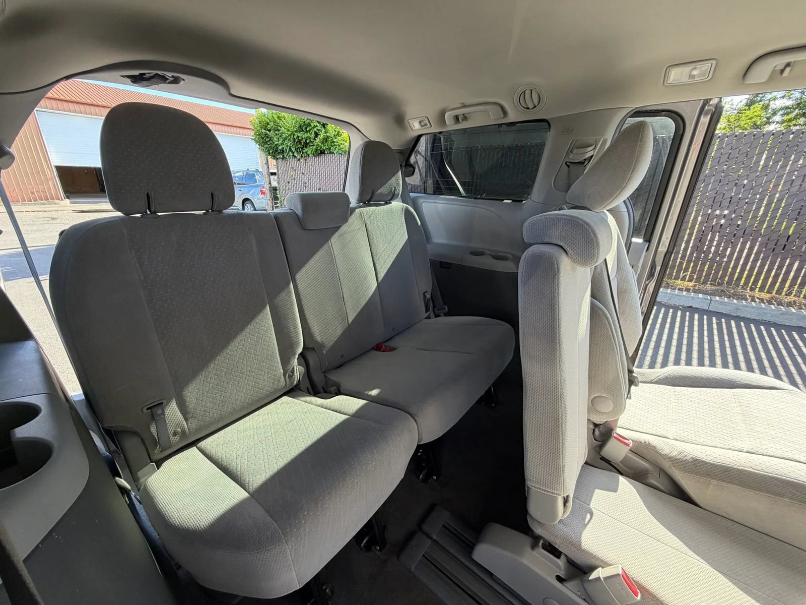 Used 2017 Toyota Sienna LE FWD image 12