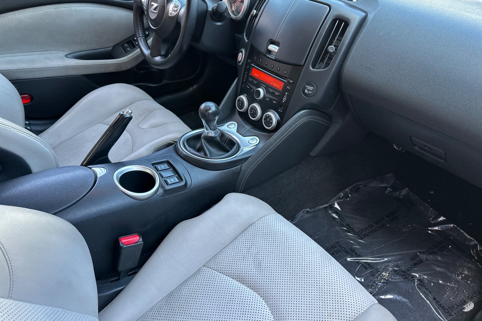 Used 2011 Nissan 370Z Touring w/ Sport Pkg RWD image 16