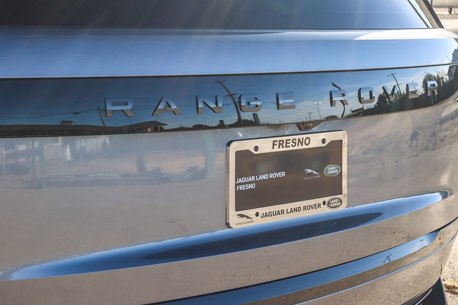 New 2026 Land Rover Range Rover Long Wheelbase SE image 12