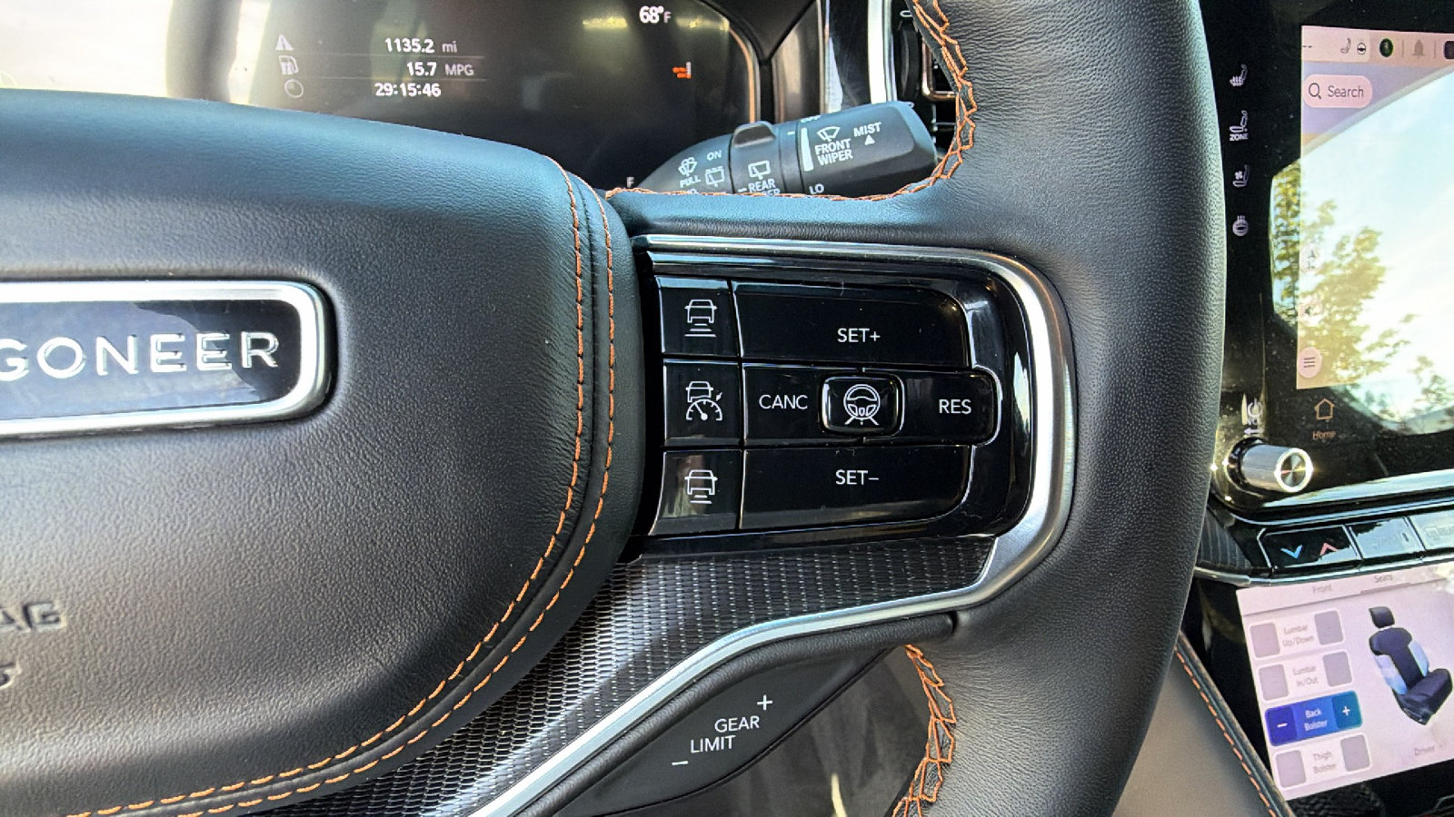 Used 2025 Jeep Grand Wagoneer L Series III w/ Rear Seat Video Group 1 AWD/4WD image 32