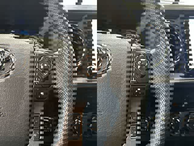 Used 2023 Toyota Tacoma TRD Off-Road image 17