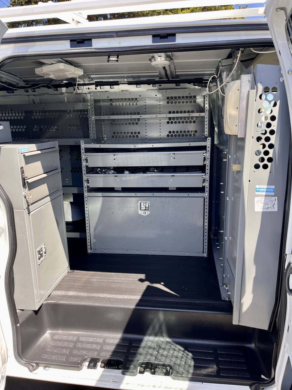 Used 2013 Chevrolet Express 2500 RWD image 15