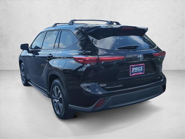 Used 2022 Toyota Highlander XLE FWD image 8