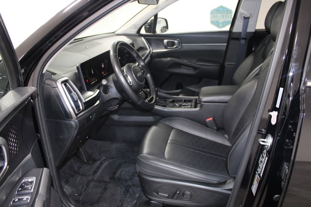 Used 2024 Kia Sorento S image 19