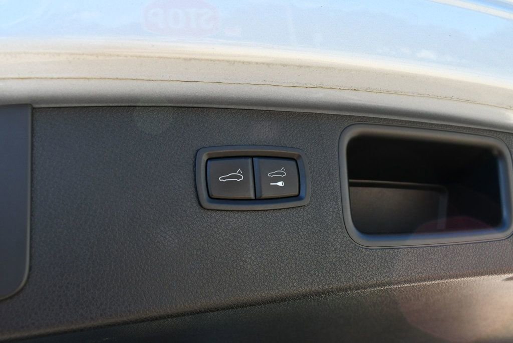 Used 2016 Porsche Macan S image 17