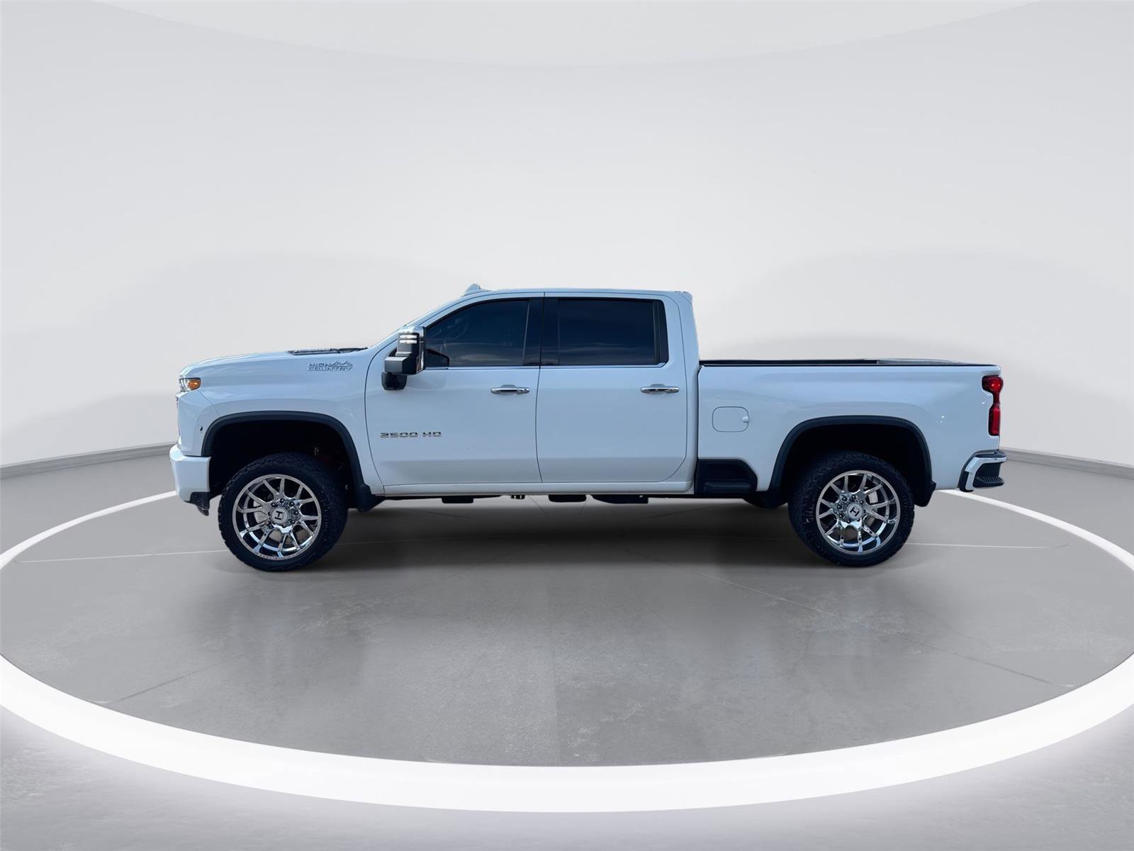 Used 2020 Chevrolet Silverado 2500 High Country w/ Technology Package AWD/4WD image 5