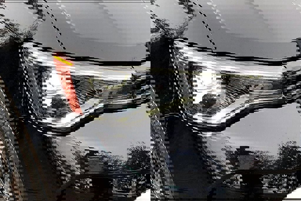 Certified 2025 Volkswagen Taos SE w/ Panoramic Sunroof Package image 28