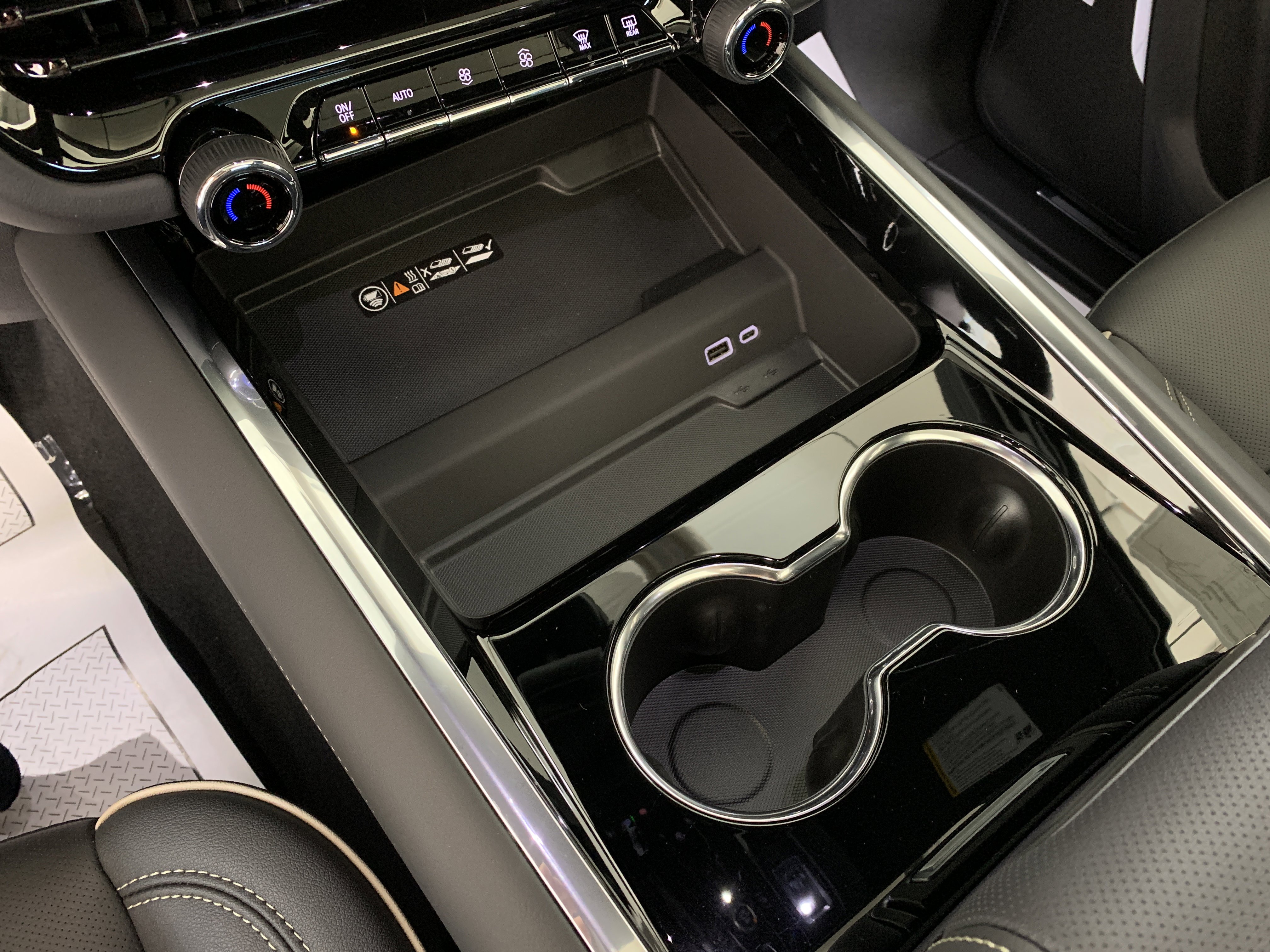 New 2026 Chevrolet Tahoe Premier w/ Sun And Tow Package image 33