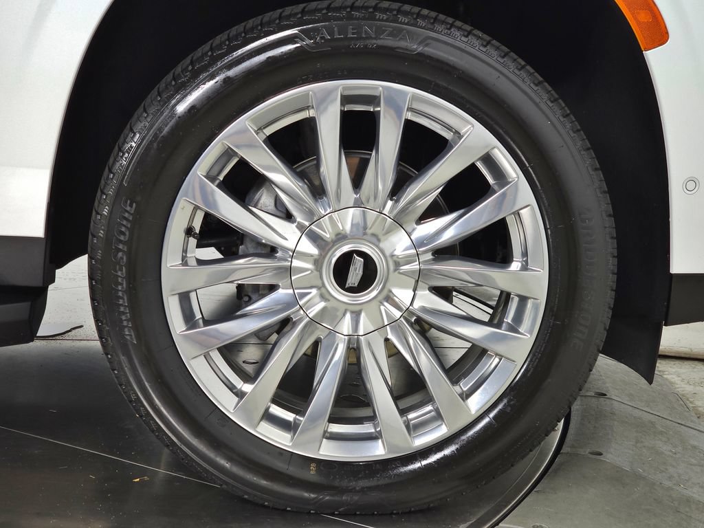 Used 2024 Cadillac Escalade Premium Luxury AWD/4WD image 13