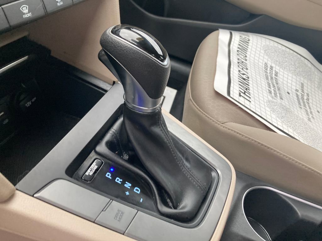 Used 2017 Hyundai Elantra SE w/ Cargo Package image 31