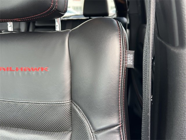 Used 2019 Jeep Grand Cherokee Trailhawk w/ Trailhawk Luxury Group image 15