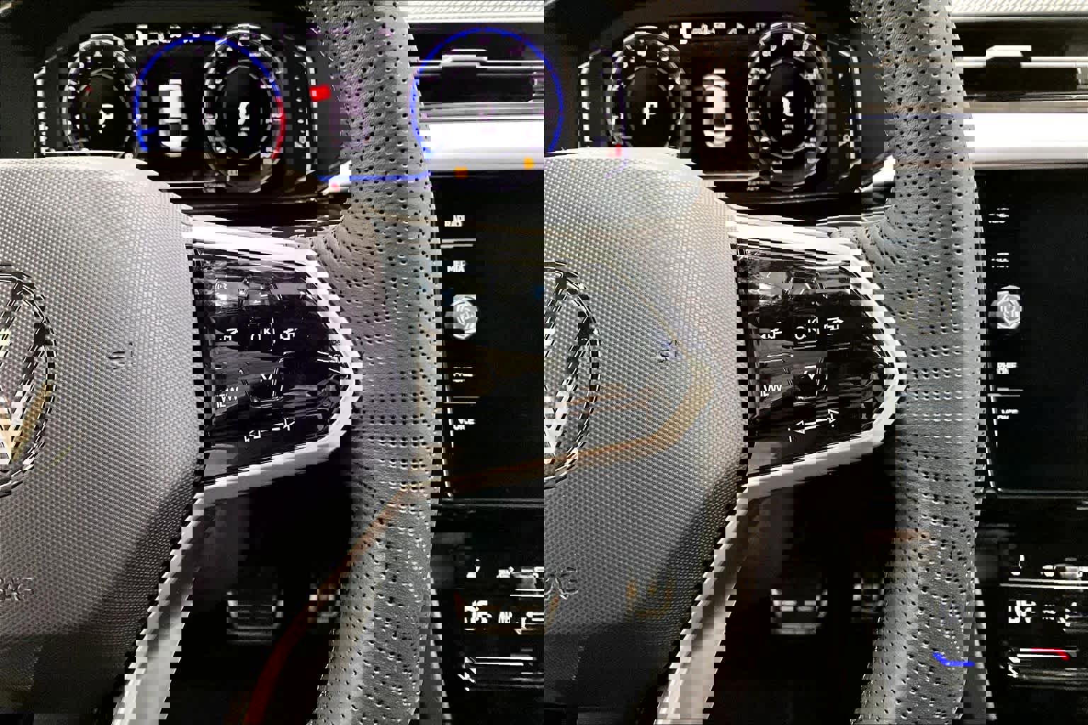 Used 2022 Volkswagen Arteon SEL w/ Black Wheel Package image 21