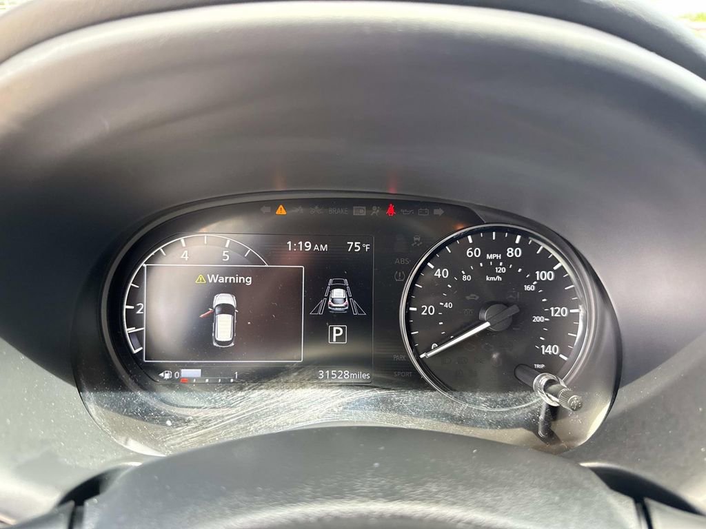 Used 2023 Nissan Kicks SR w/ SR Premium Package FWD image 28