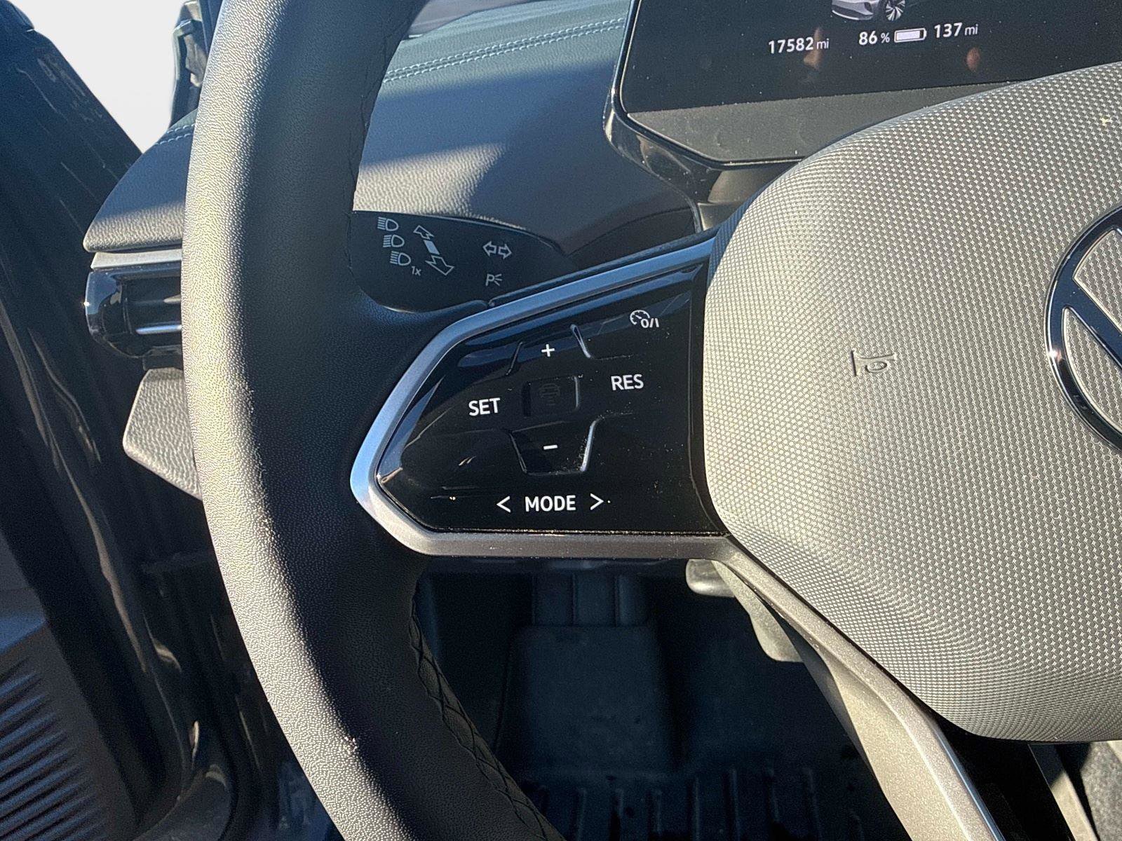 Certified 2023 Volkswagen ID.4 Pro S image 29