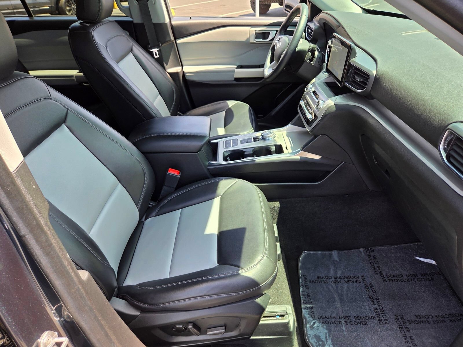 Certified 2023 Ford Explorer XLT w/ Equipment Group 202A RWD image 17