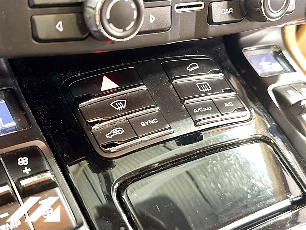 Used 2014 Porsche Cayenne Platinum Edition image 19