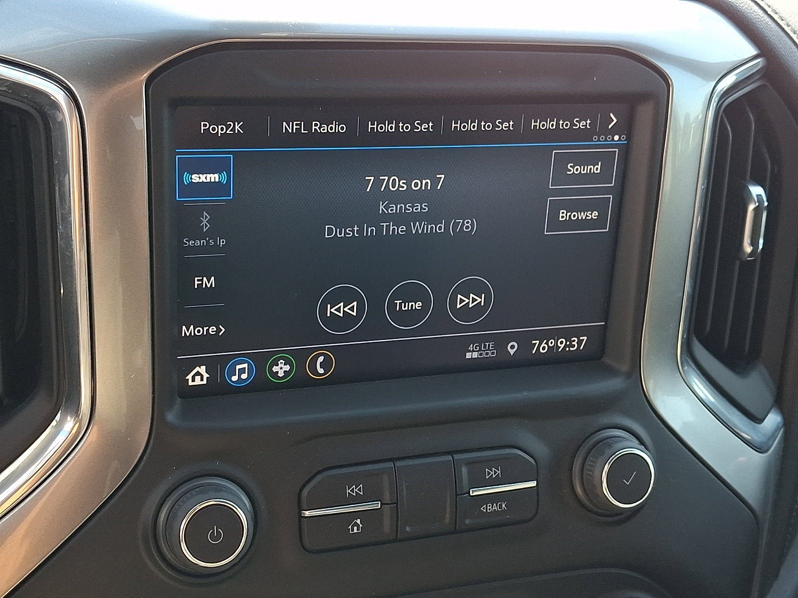 Used 2022 Chevrolet Silverado 1500 LT Trail Boss w/ Bed Protection Package AWD/4WD image 17