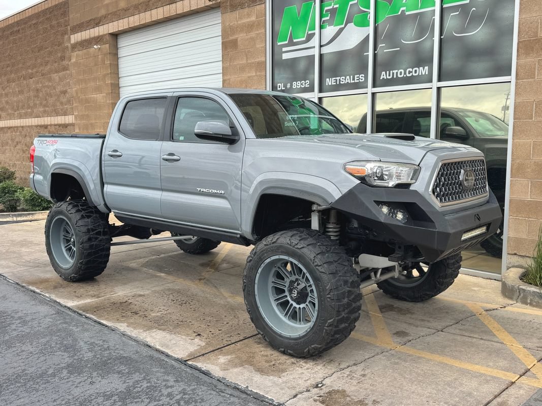 Used 2019 Toyota Tacoma TRD Sport AWD/4WD image 7
