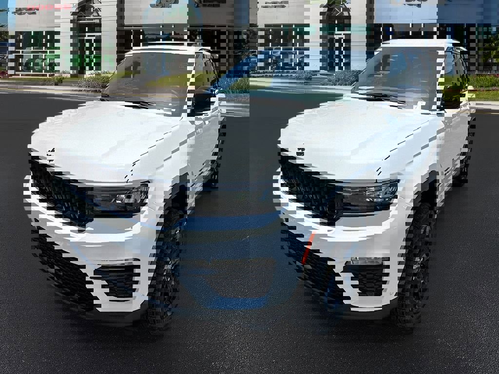 New 2025 Jeep Grand Cherokee Limited w/ Luxury Tech Group II image 3