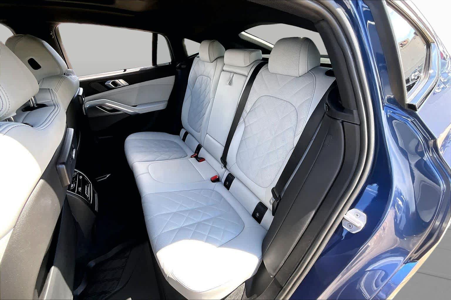 Used 2023 BMW X6 xDrive40i w/ Executive Package AWD/4WD image 21