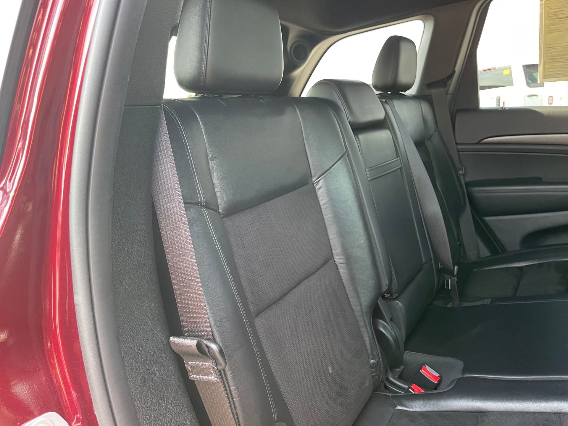 Used 2018 Jeep Grand Cherokee Altitude image 23