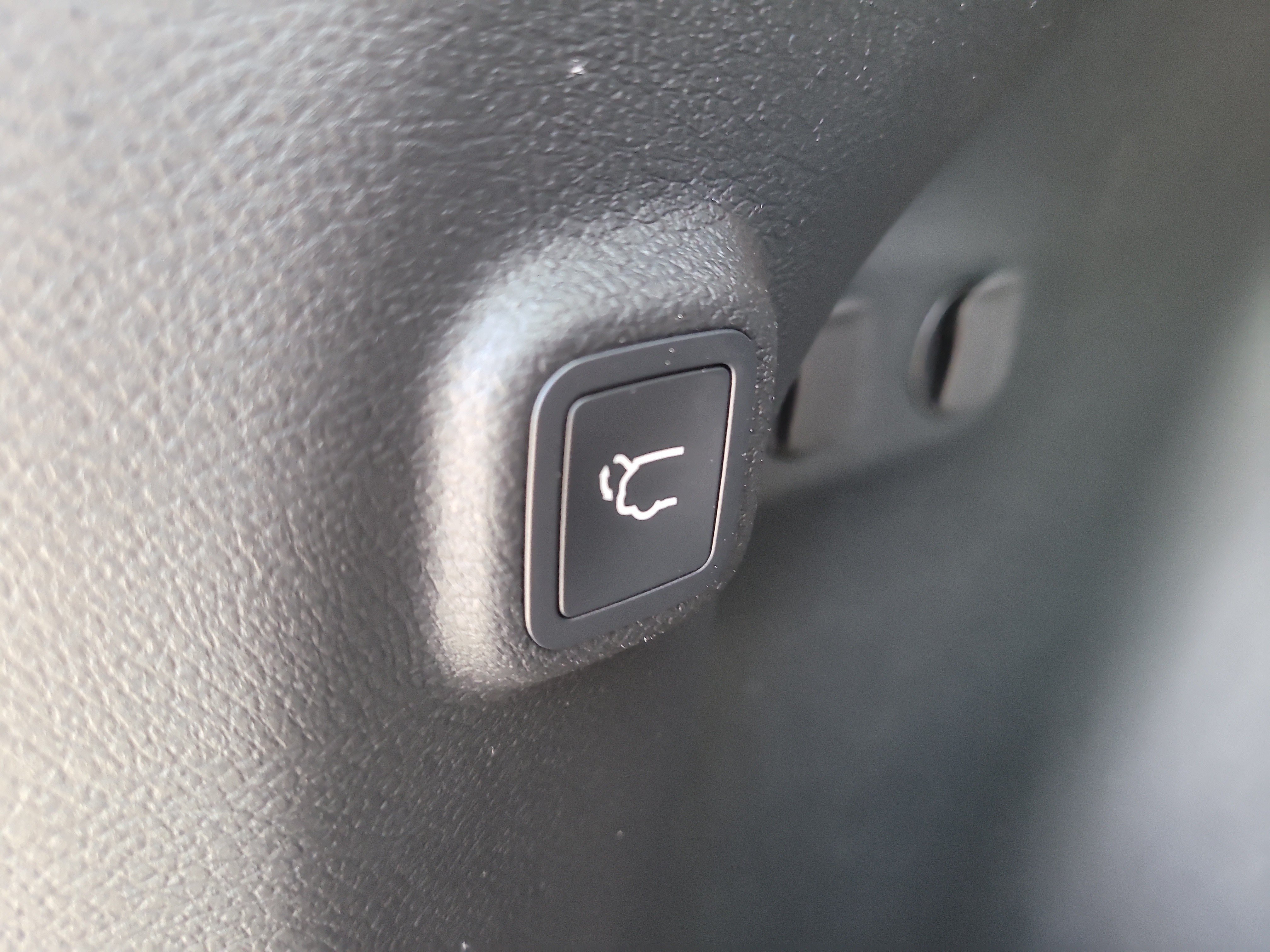 Used 2023 Jeep Cherokee Altitude Lux AWD/4WD image 11