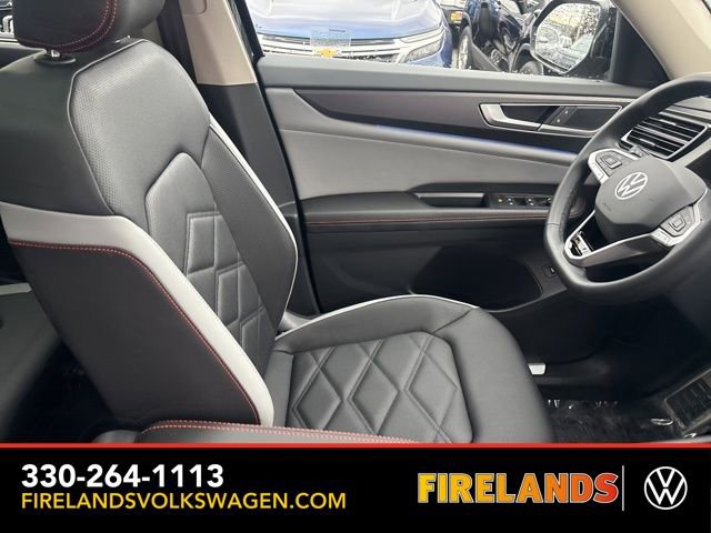 New 2026 Volkswagen Atlas Peak Edition image 32