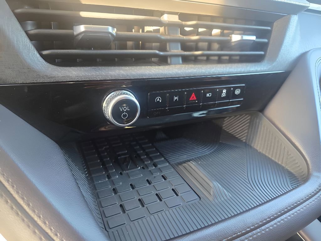 Used 2025 Ford Explorer Platinum w/ LUX Leather Package image 20