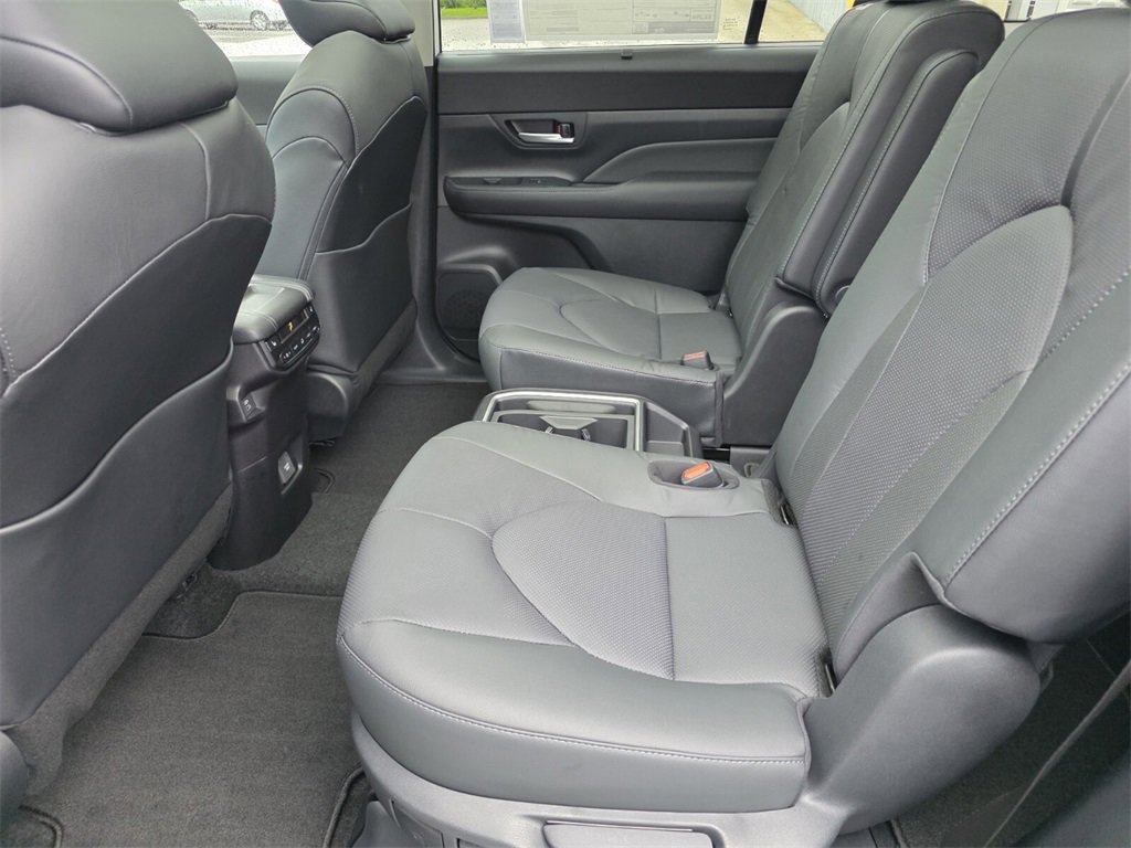 New 2026 Toyota Grand Highlander Limited image 23