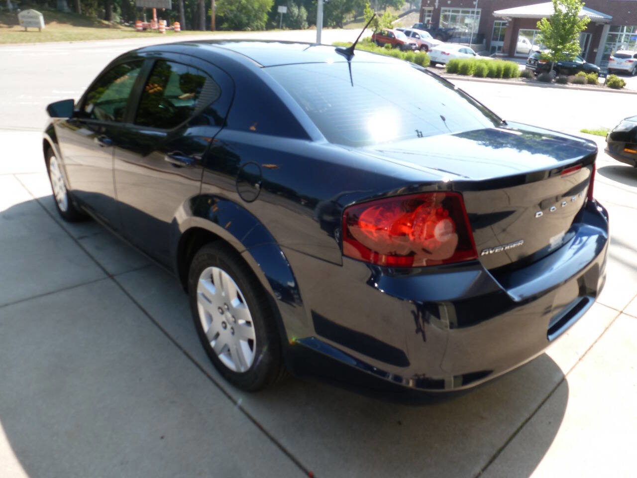 Used 2014 Dodge Avenger SE w/ Quick Order Package 27Z SE V6 image 3