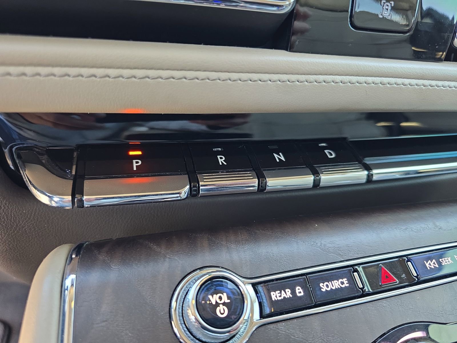 Used 2020 Lincoln Aviator Reserve w/ Equipment Group 202A image 22