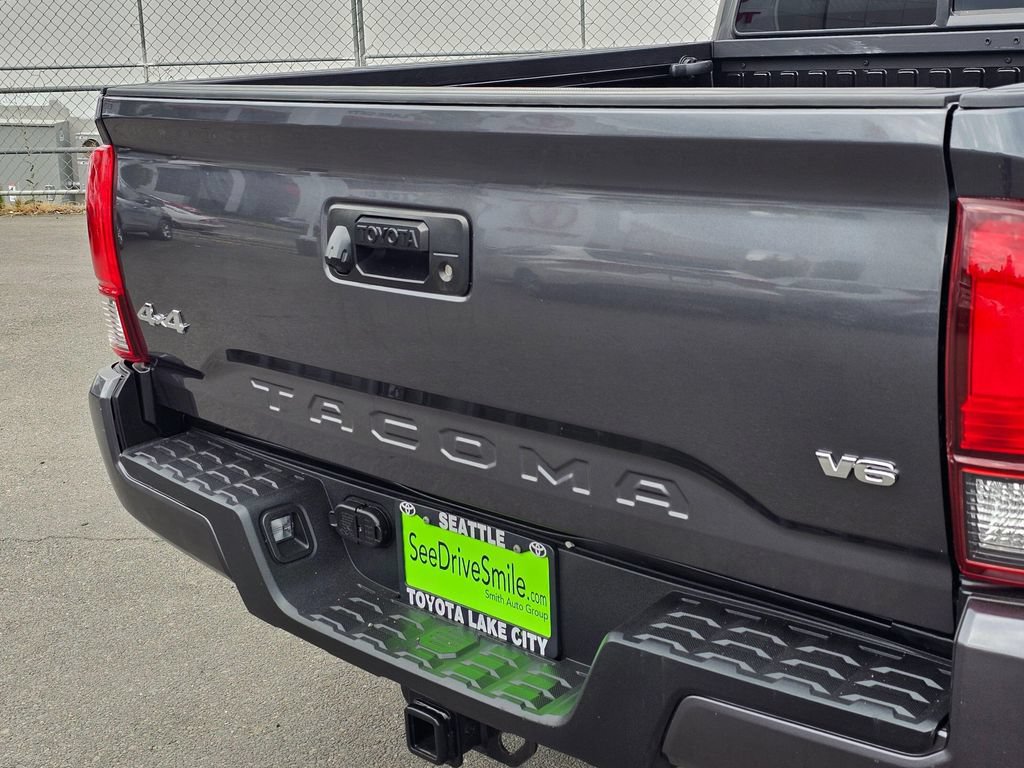 Used 2020 Toyota Tacoma SR AWD/4WD image 13