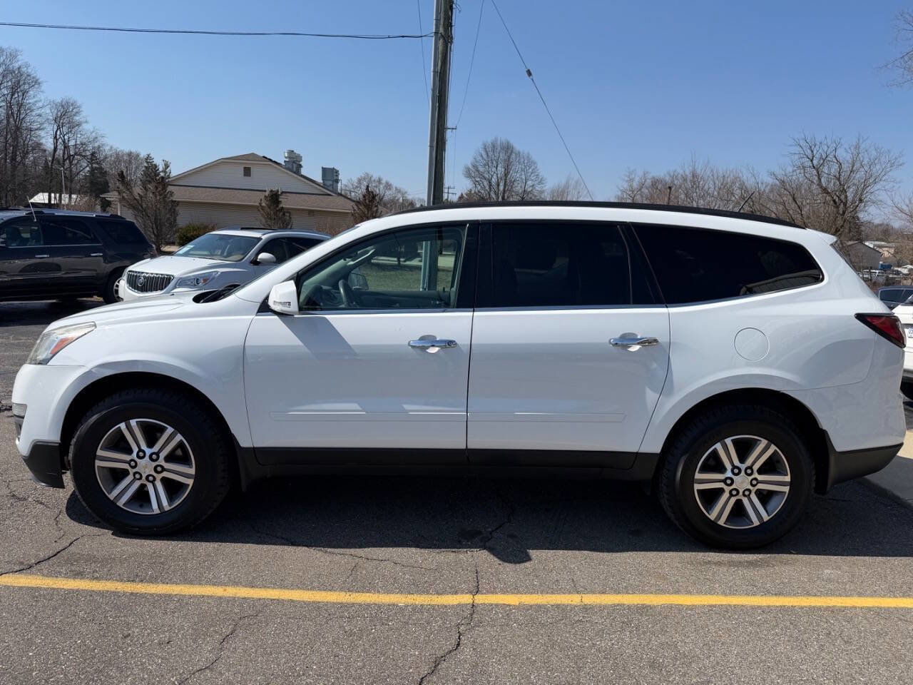 Used 2017 Chevrolet Traverse LT FWD image 6