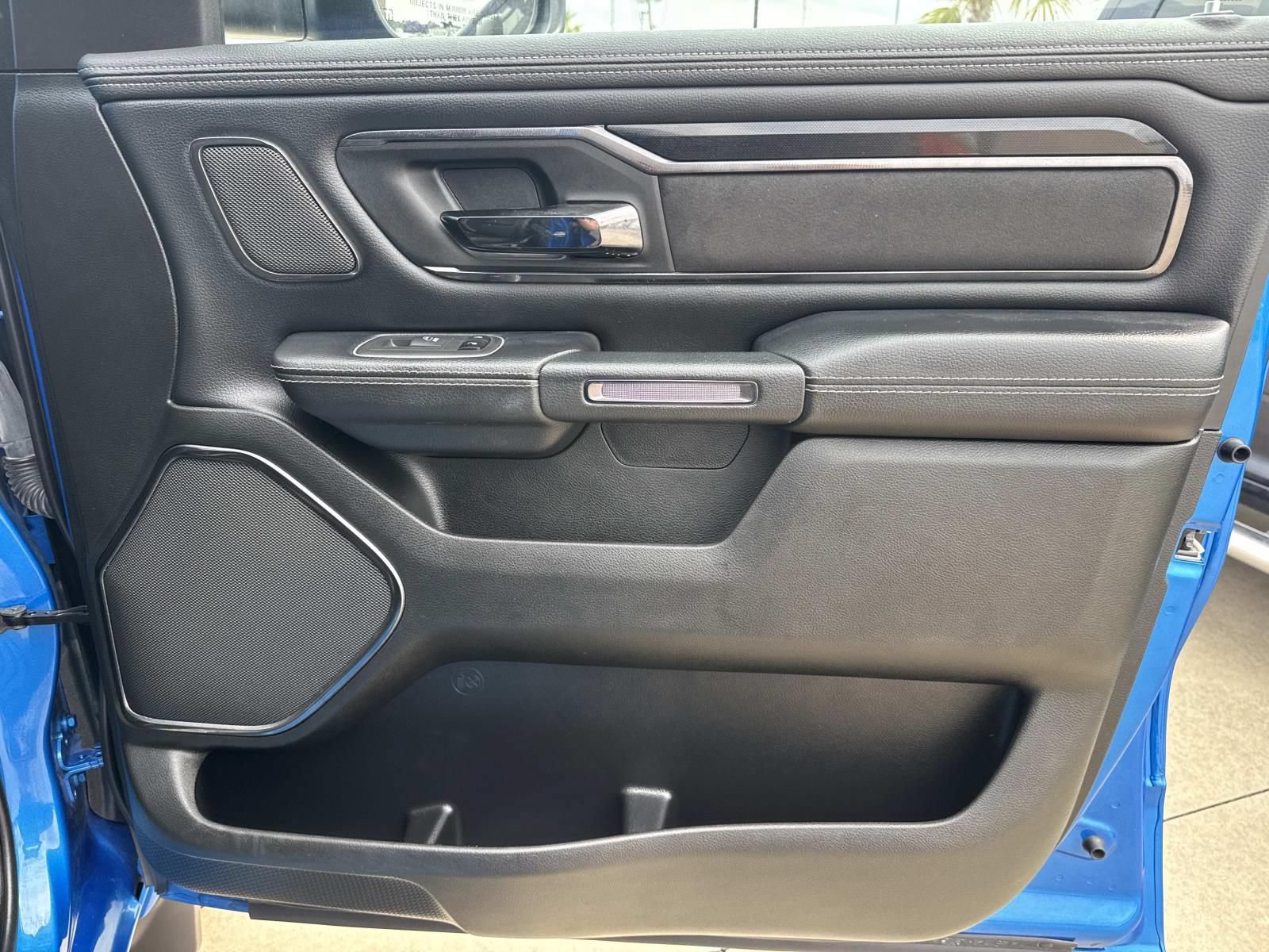 Used 2022 RAM 1500 Laramie AWD/4WD image 14