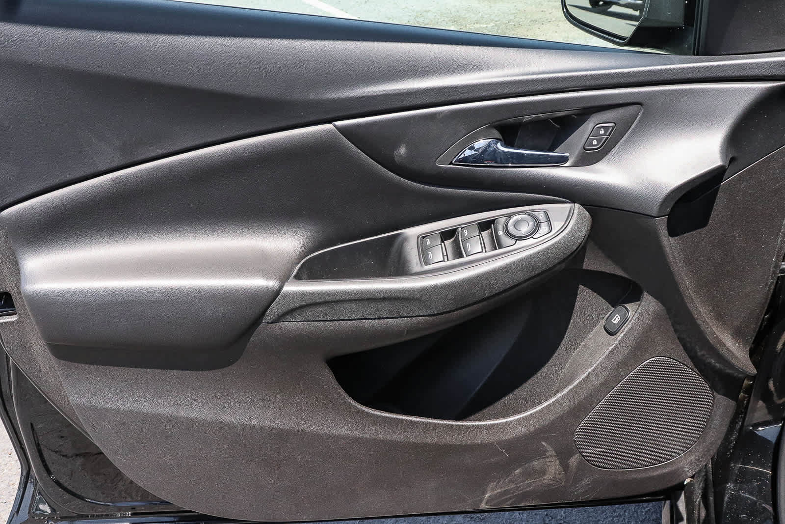 Used 2016 Chevrolet Volt LT w/ Comfort Package FWD image 31
