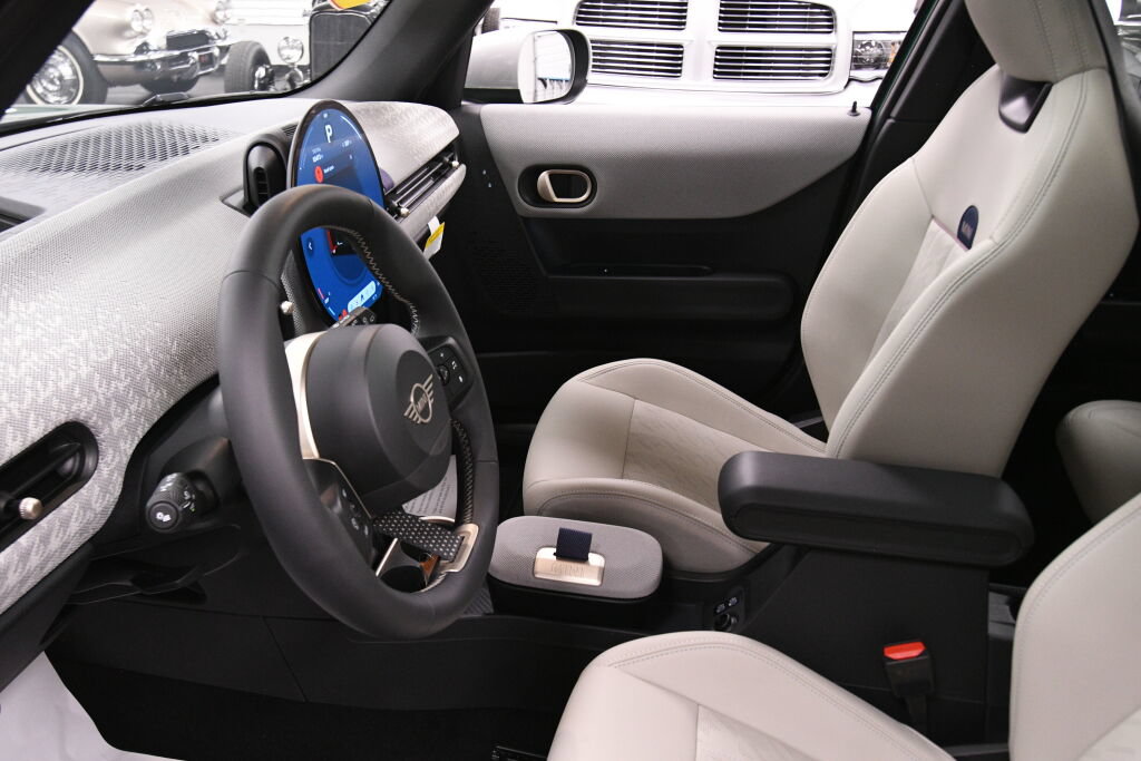 Used 2025 MINI Cooper S FWD image 20