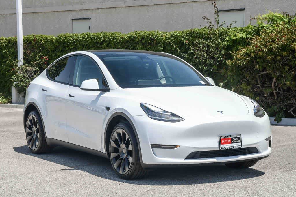 Used 2022 Tesla Model Y Long Range AWD/4WD image 3