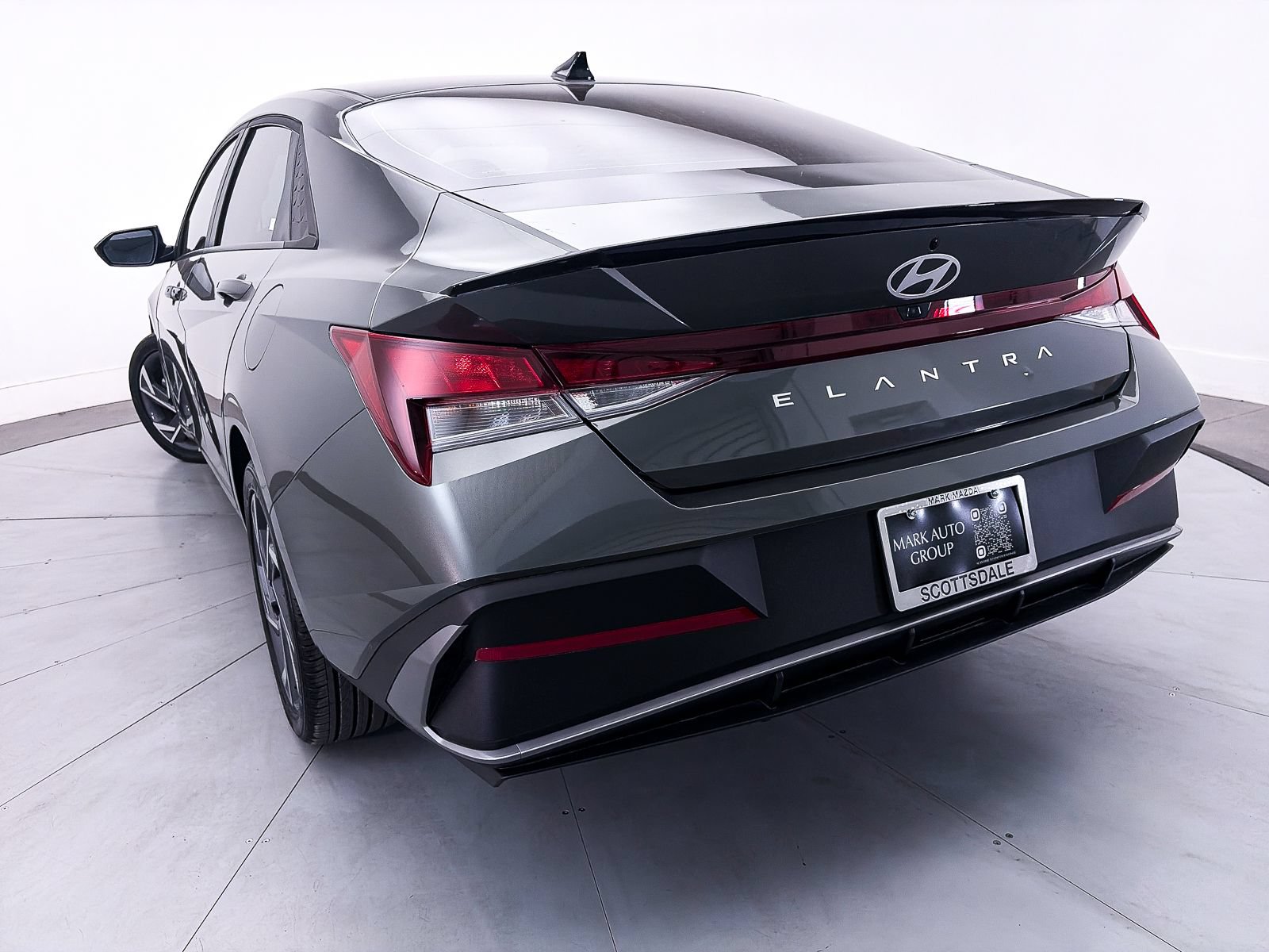 Used 2025 Hyundai Elantra Sport FWD image 6