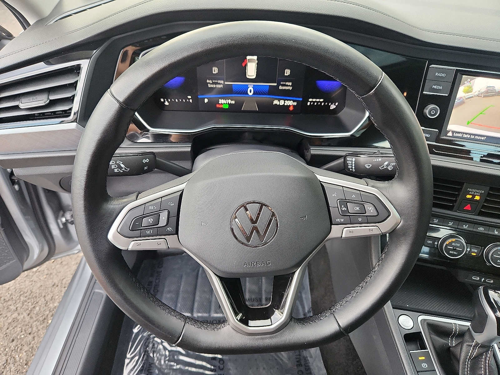 Used 2023 Volkswagen Jetta SE FWD image 19