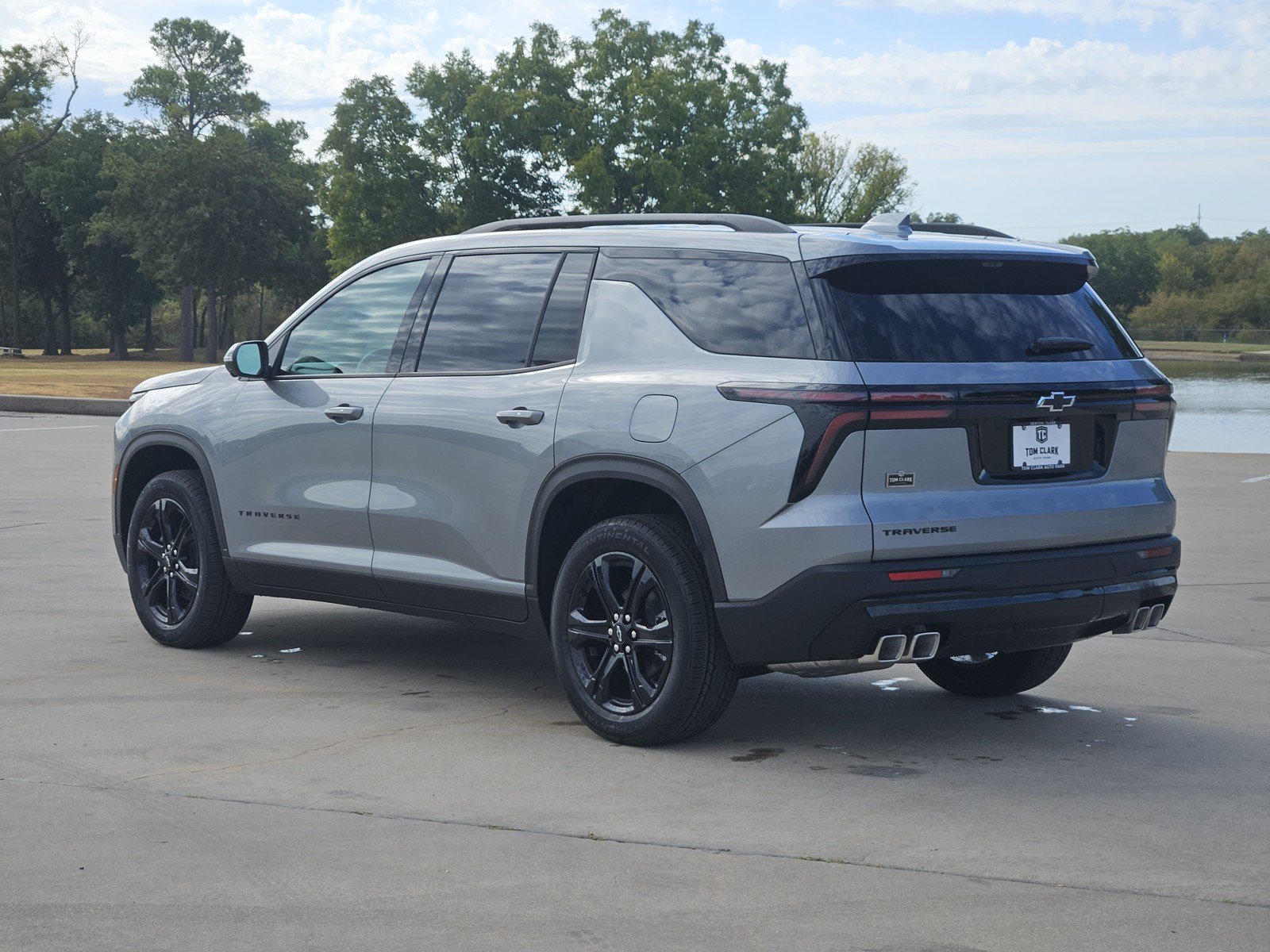 New 2027 Chevrolet Traverse LT w/ Midnight/Sport Edition FWD image 3