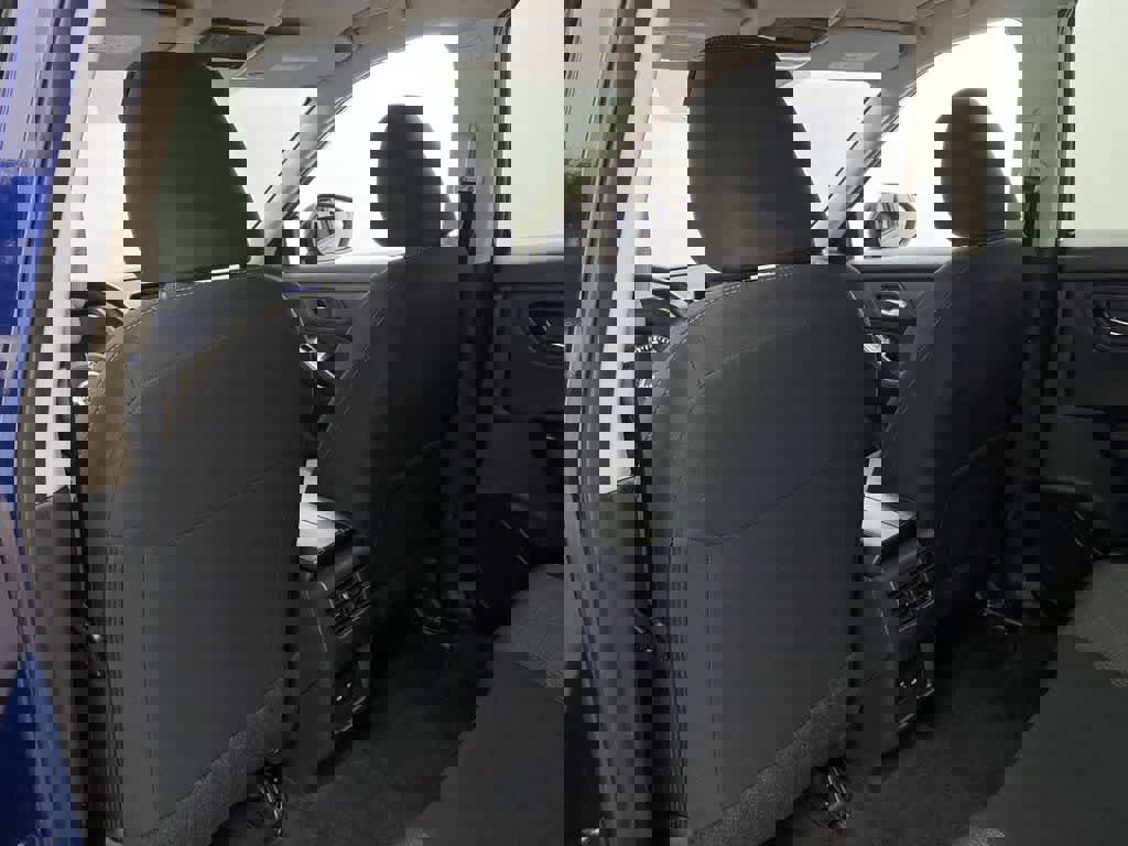 Used 2024 Nissan Rogue SV image 15