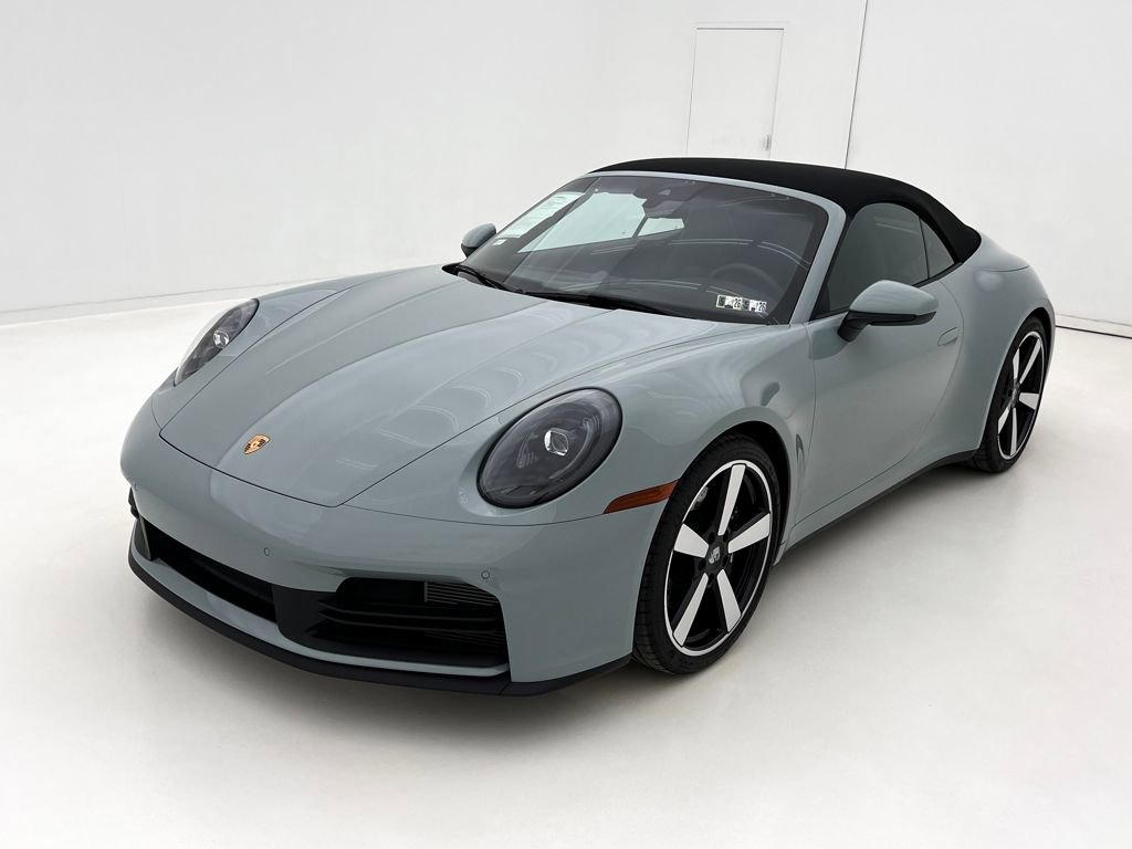 Used 2025 Porsche 911 Carrera image 4
