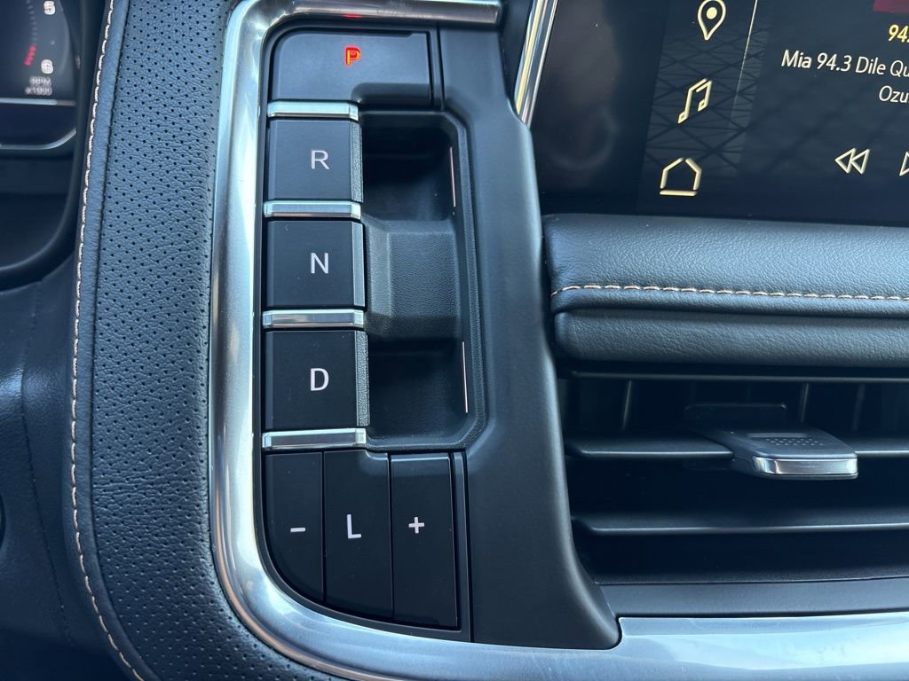 Used 2024 GMC Yukon AT4 w/ AT4 Premium Package AWD/4WD image 29