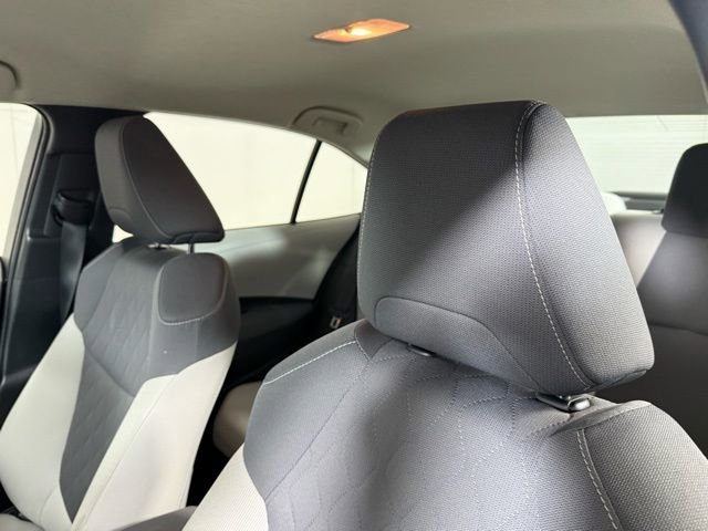 Used 2021 Toyota Corolla LE image 11