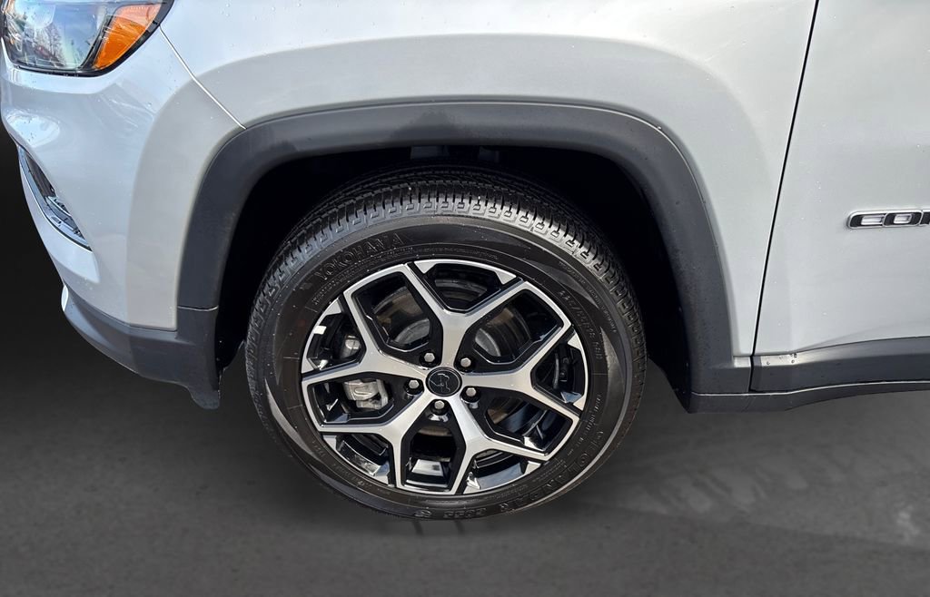 New 2025 Jeep Compass Limited image 12