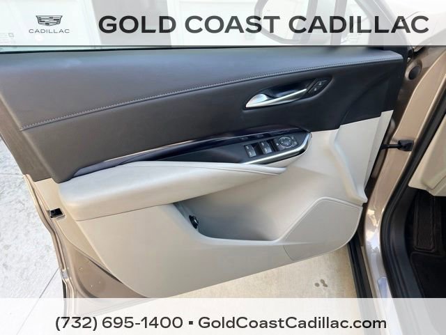 Certified 2023 Cadillac XT4 Luxury w/ Cold Weather Package FWD image 16