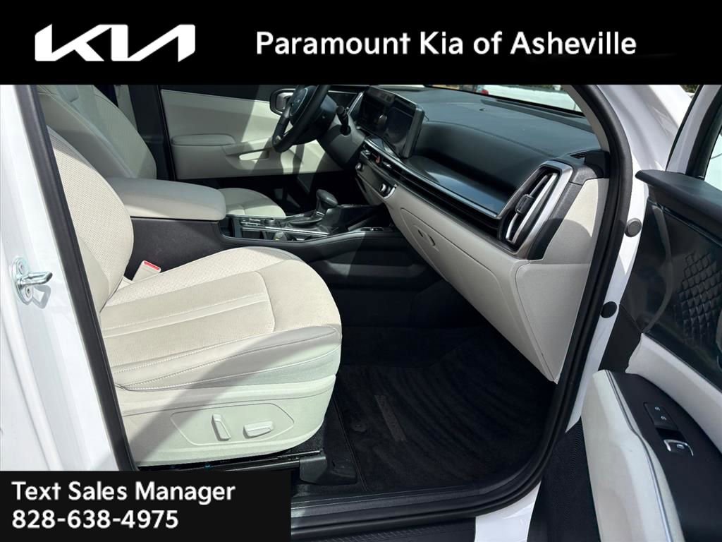 Certified 2025 Kia Sorento EX w/ Panoramic Sunroof Package image 20