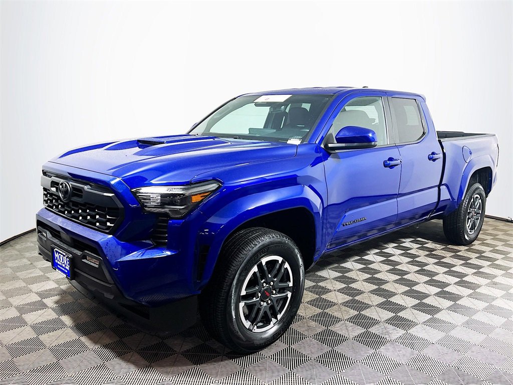 Certified 2025 Toyota Tacoma TRD Sport image 4