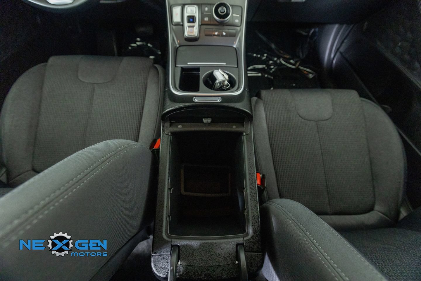 Used 2022 Hyundai Santa Fe SEL w/ Convenience Package FWD image 29